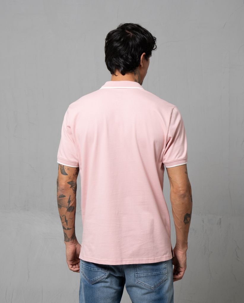 Polo básica con tipping en cuello y puños para hombre