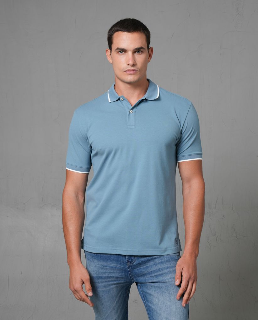 Polo básica con tipping en cuello y puños para hombre