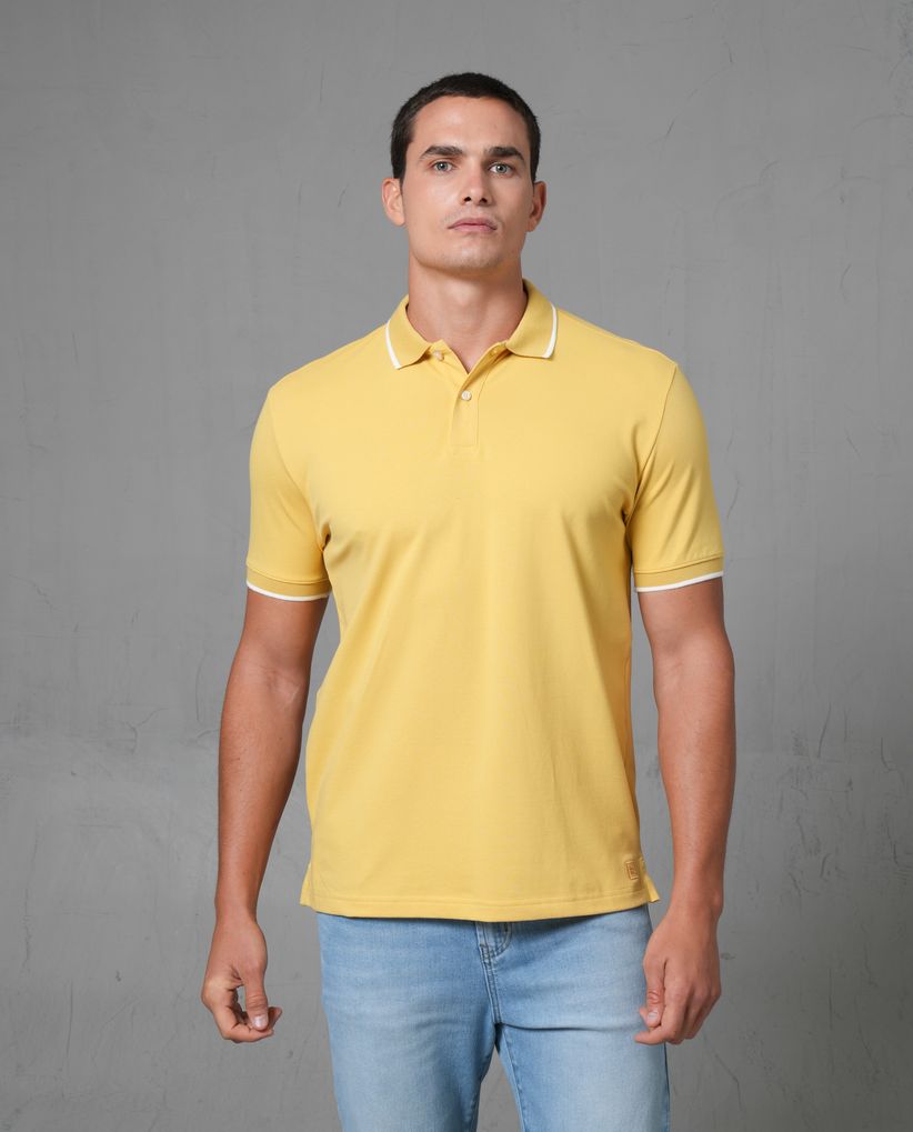 Polo básica con tipping en cuello y puños para hombre