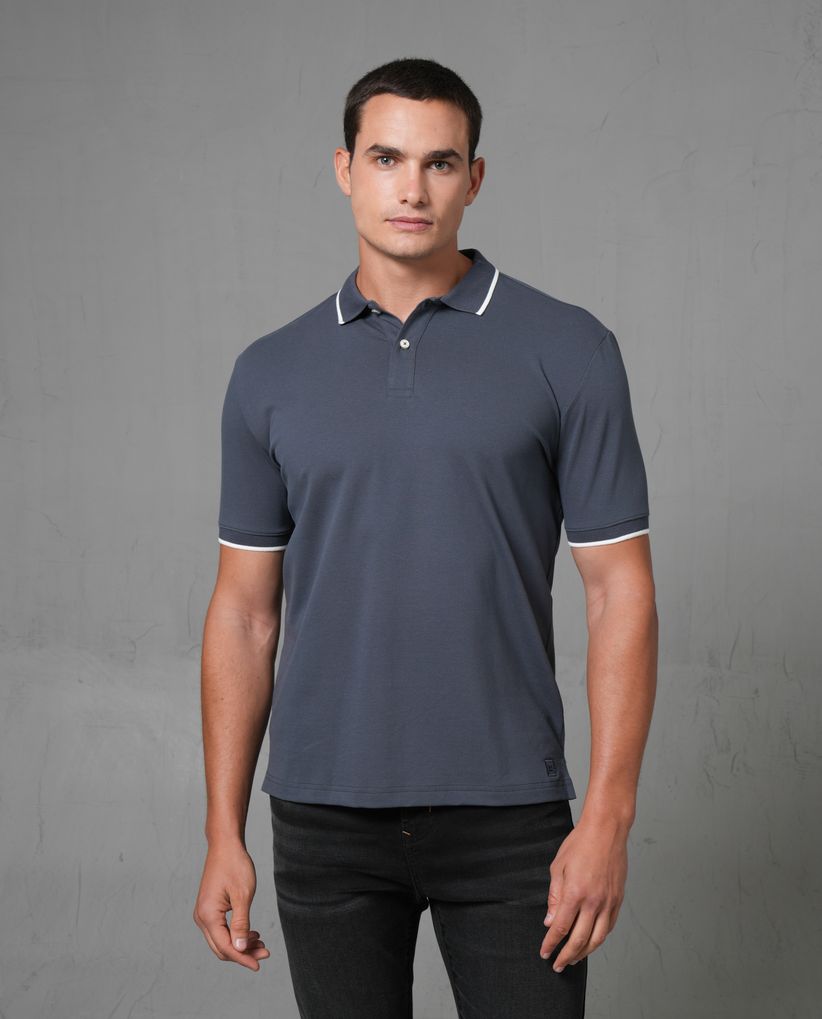 Polo básica con tipping en cuello y puños para hombre