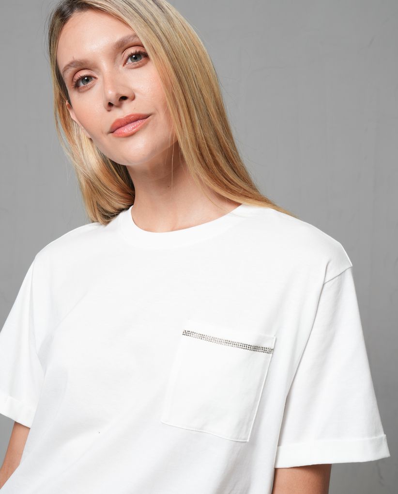 Camiseta con bolsillo y aplique delantero para mujer