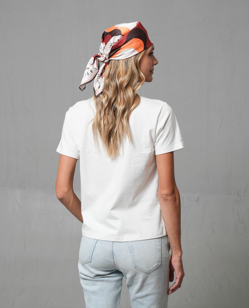 Camiseta estampada en frente para mujer