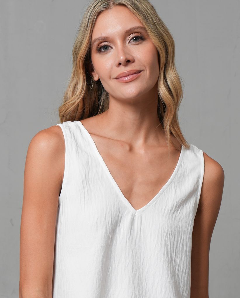 Camisa con escote en V para mujer