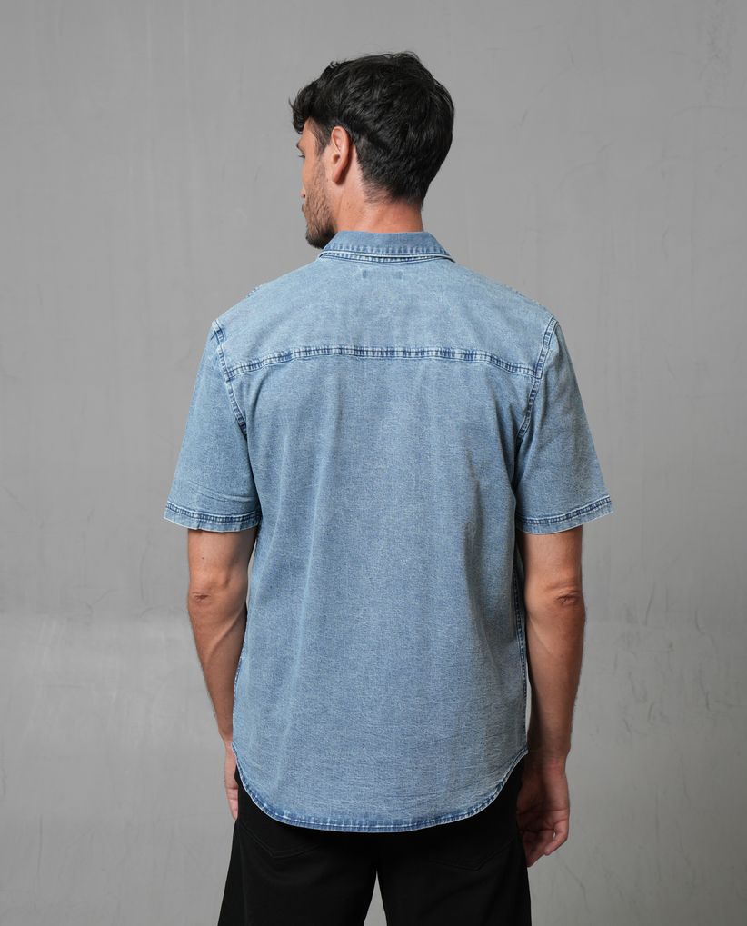 Camisa en denim tono medio para hombre