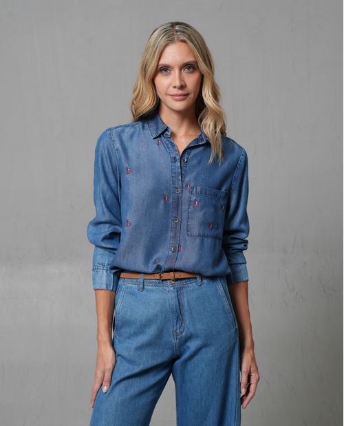 Camisa con detalles bordados para mujer