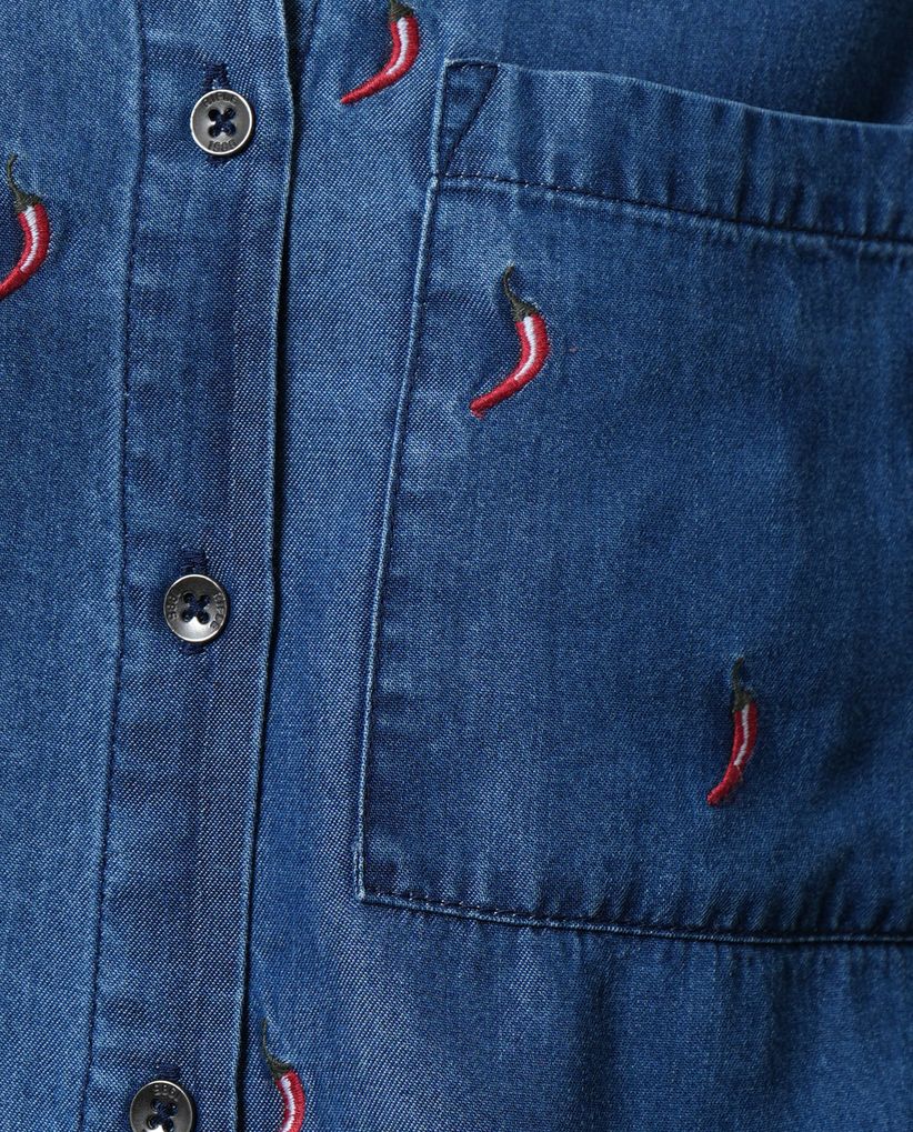 Camisa con detalles bordados para mujer