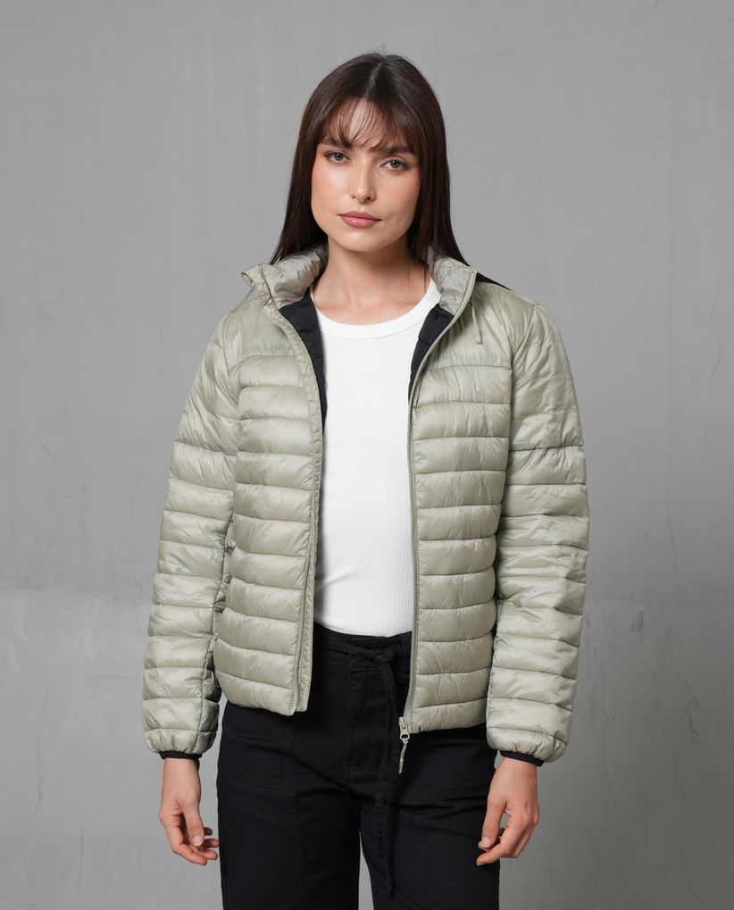 Chaqueta acolchada con capucha para mujer