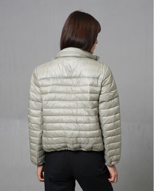 Chaqueta acolchada con capucha para mujer