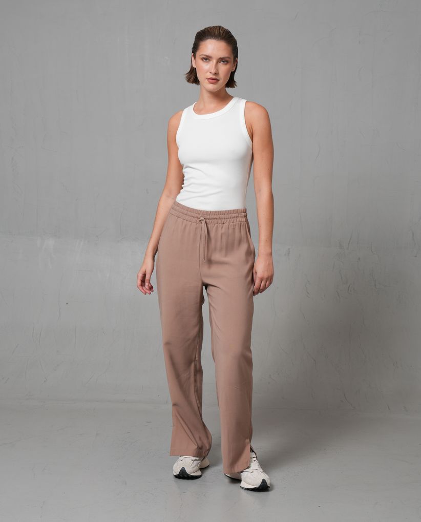 Pantalón con cintura elástica y abertura en bota para mujer