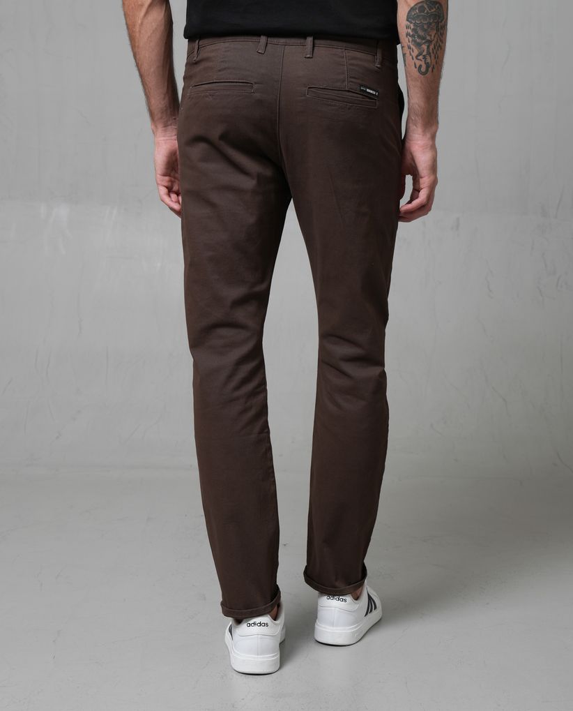 Pantalón tipo chino para hombre