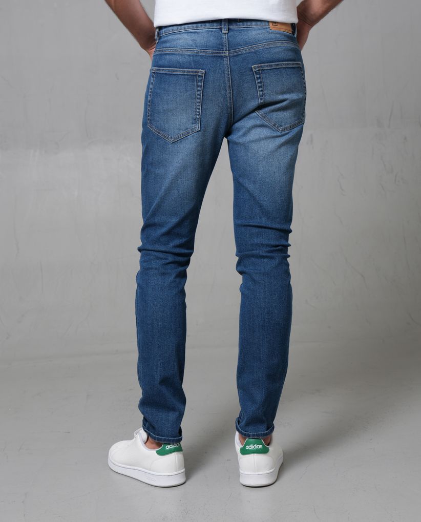 Jean Super Slim tono oscuro para hombre