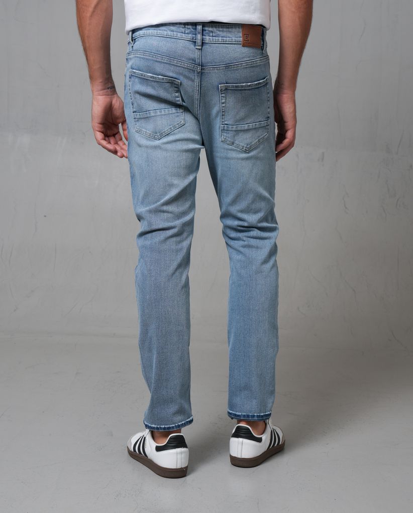Jean slim tono claro para hombre