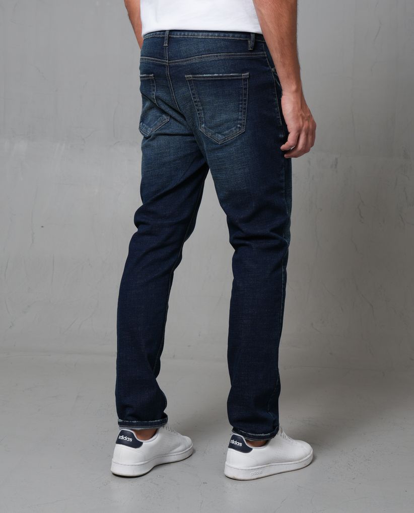 Jean Classic tono medio y iluminaciones en muslo para hombre
