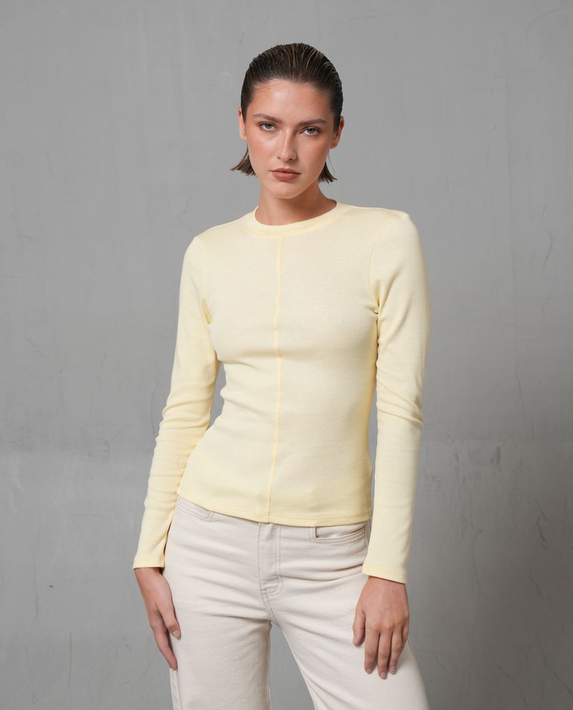 Camiseta manga larga con corte decorativo en frente para mujer