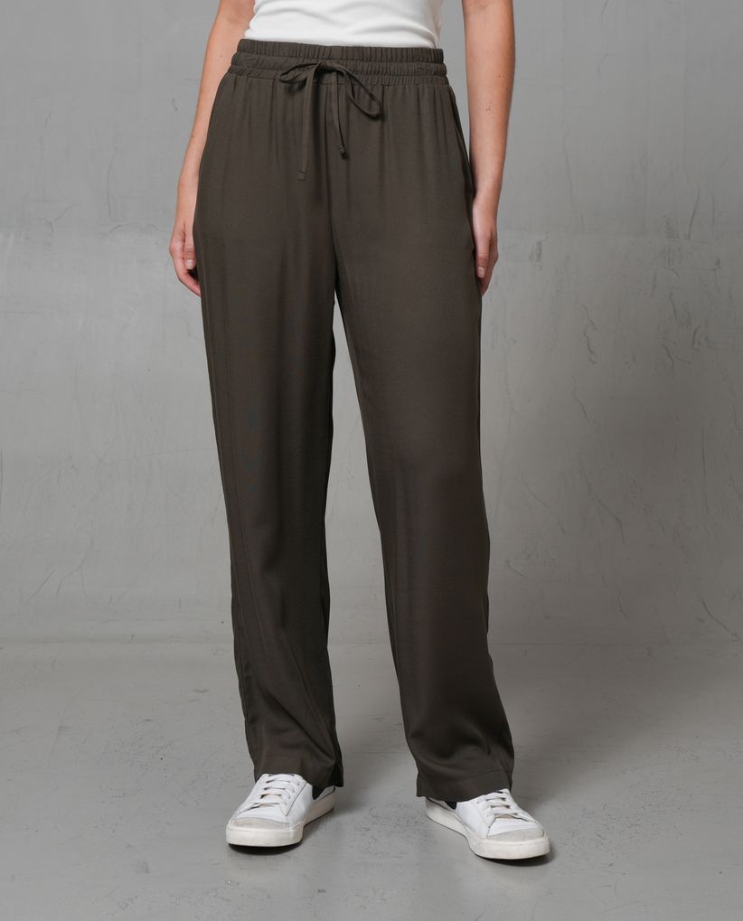 Pantalón con cintura elástica y bolsillos diagonales para mujer