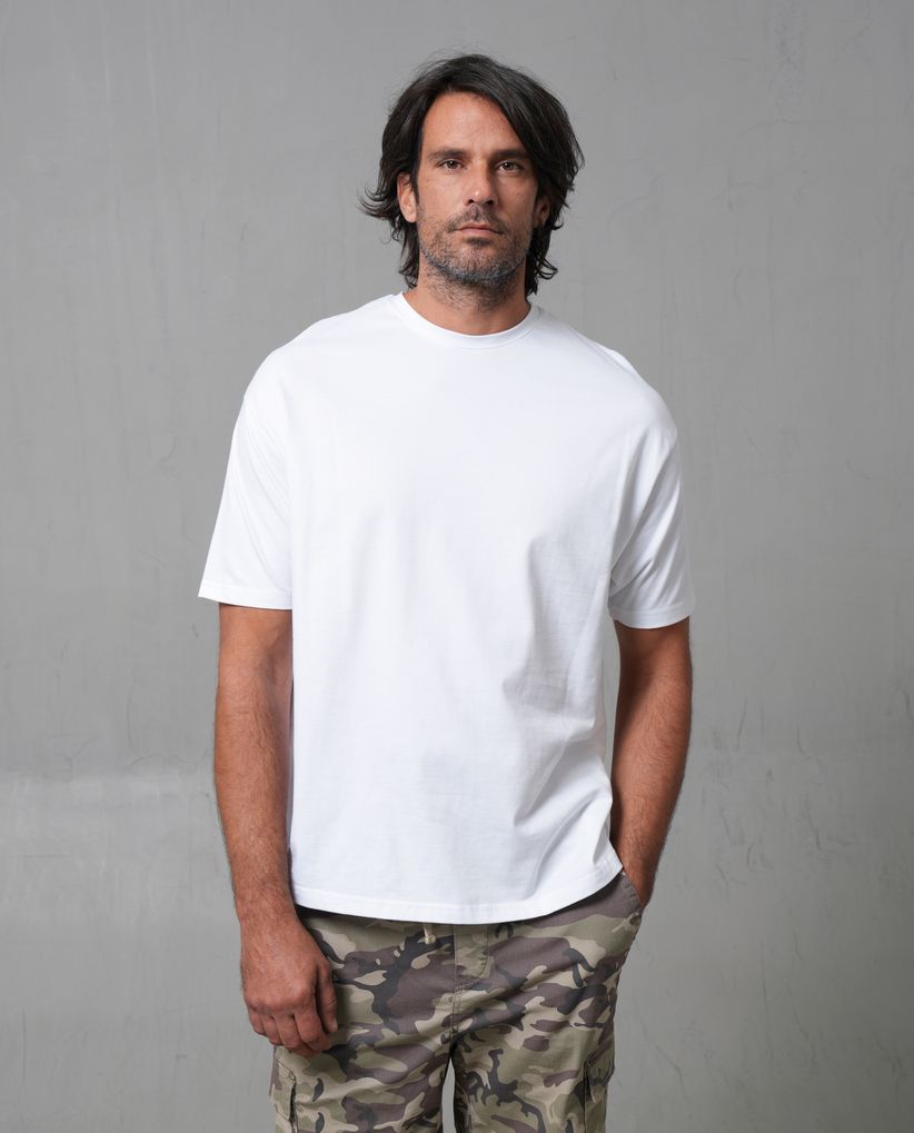 Camiseta con cuello redondo para hombre
