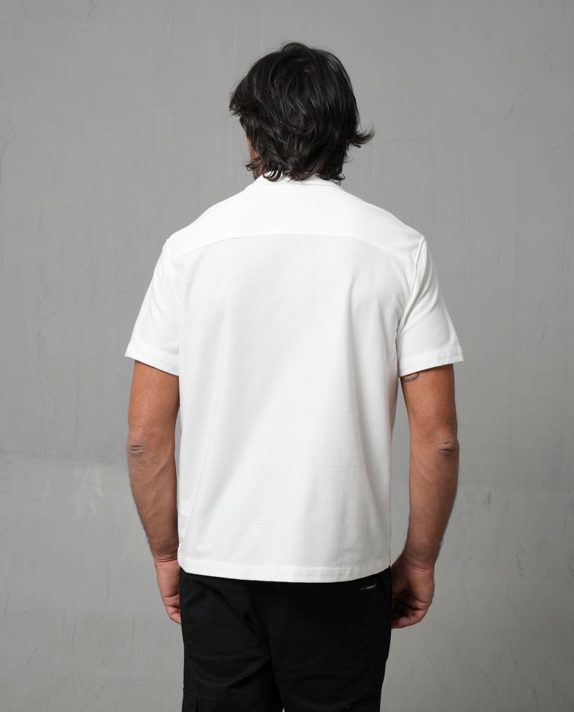 Camisa manga corta con cuello camisero para hombre