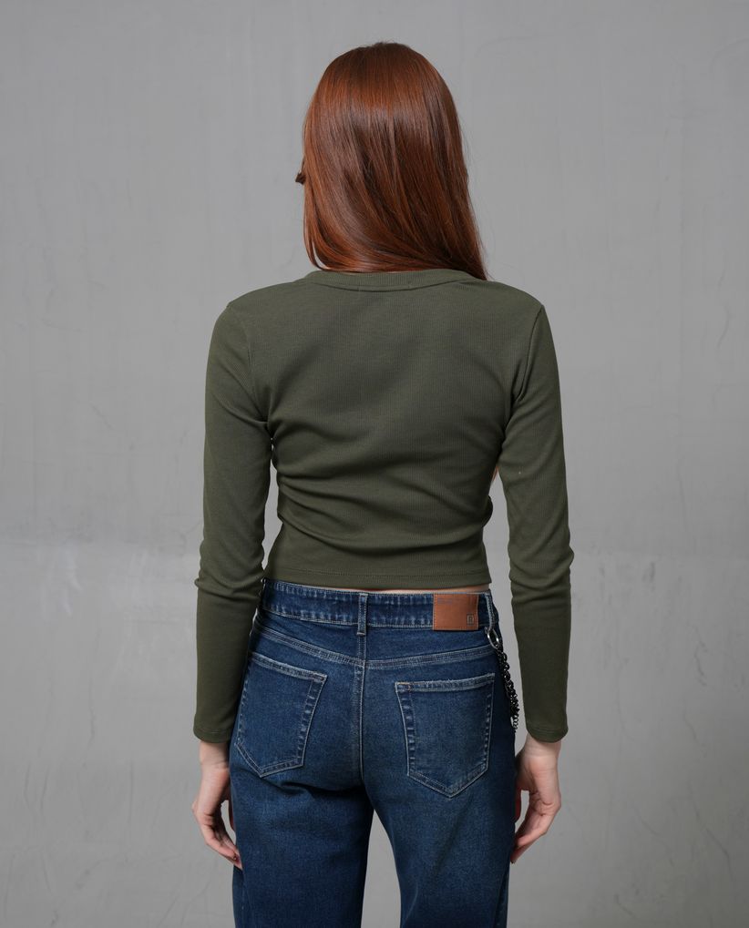 Camiseta manga larga con cuello en V para mujer