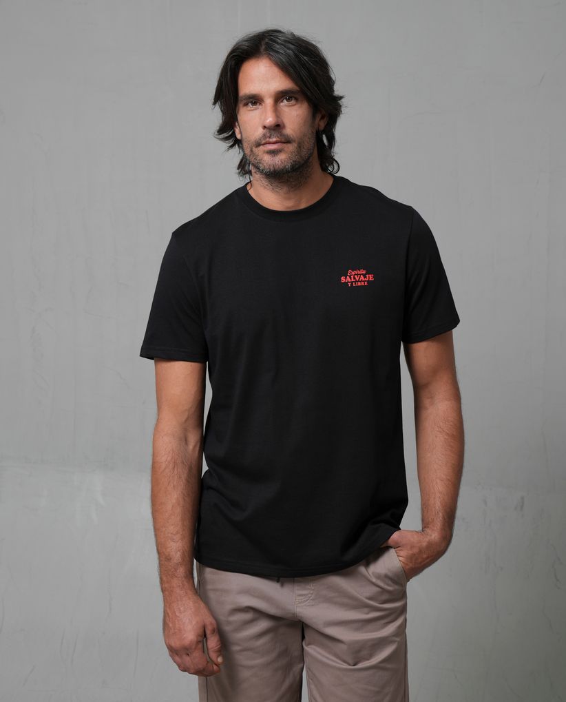 Camiseta con estampado en espalda y punto corazón para hombre