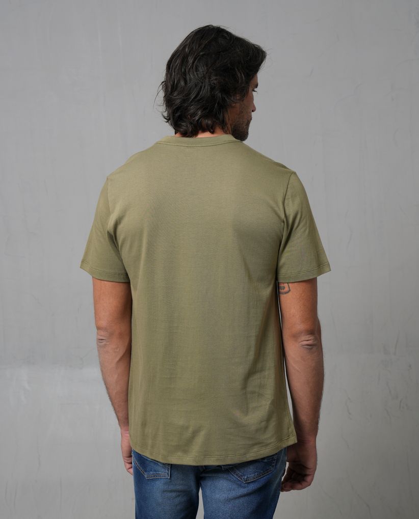 Camiseta cuello redondo con estampado en frente para hombre