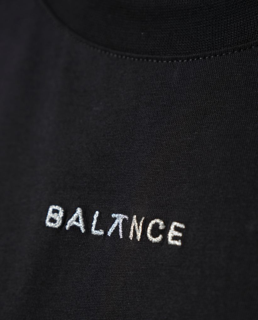 Camiseta manga corta con bordado en frente para mujer