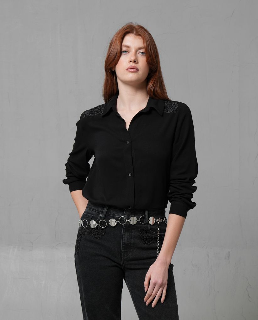 Camisa manga larga con bordado en hombros para mujer