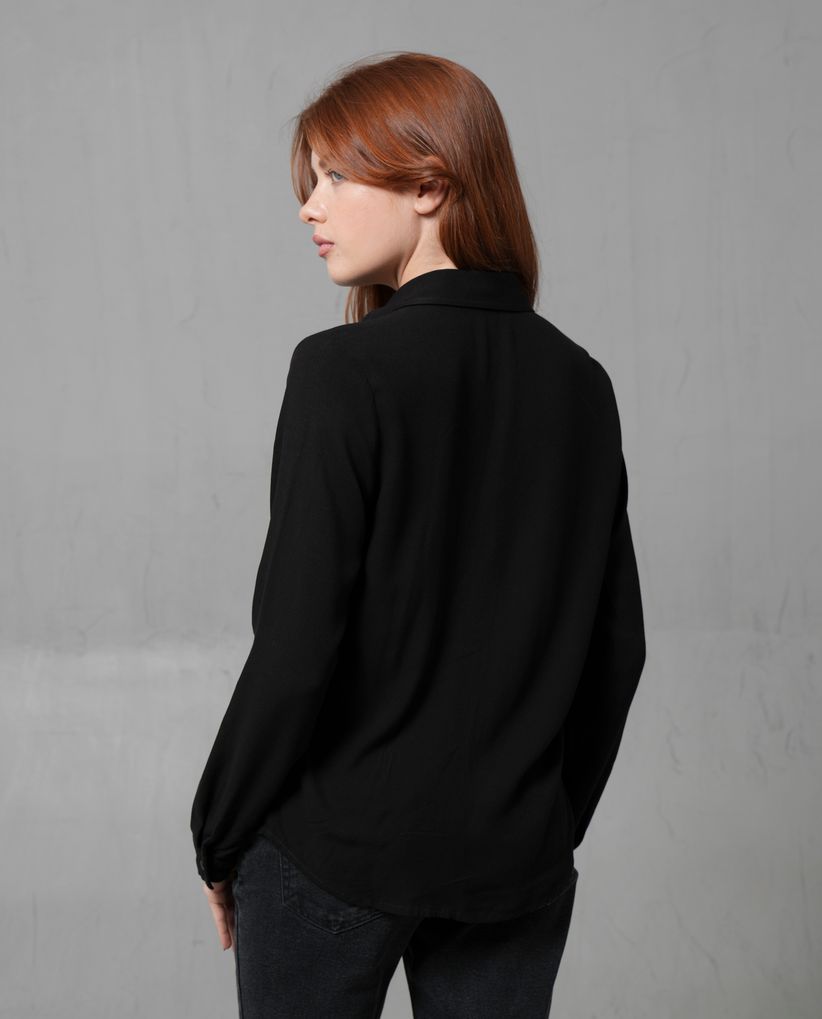 Camisa manga larga con bordado en hombros para mujer