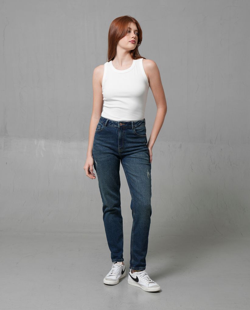 Jean Mom en tono oscuro con cinco bolsillos para mujer