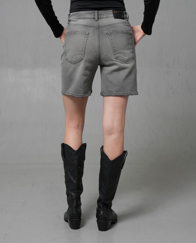 Bermuda gris en denim con tiro alto para mujer