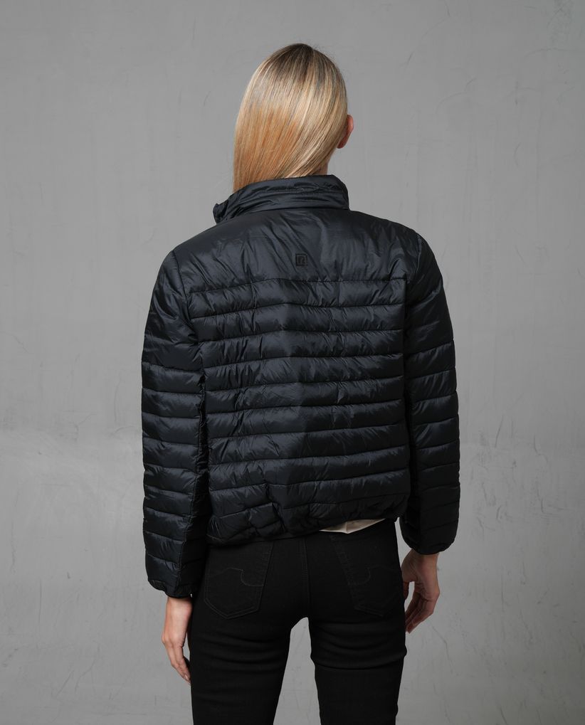 Chaqueta acolchada de cuello alto para mujer