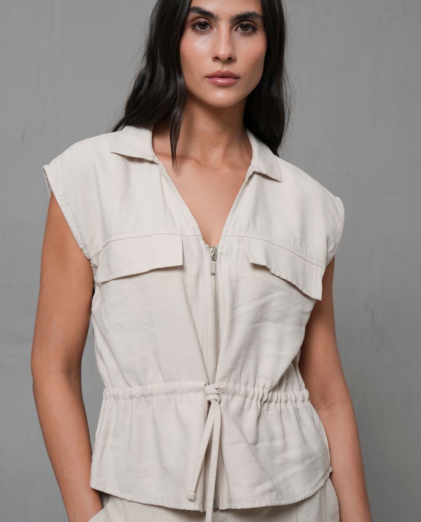 Camisa manga sisa con bolsillos tipo parche para mujer