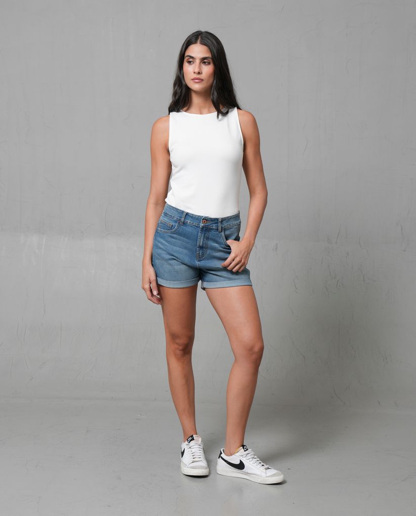 Short con guardapolvo en ruedo para mujer