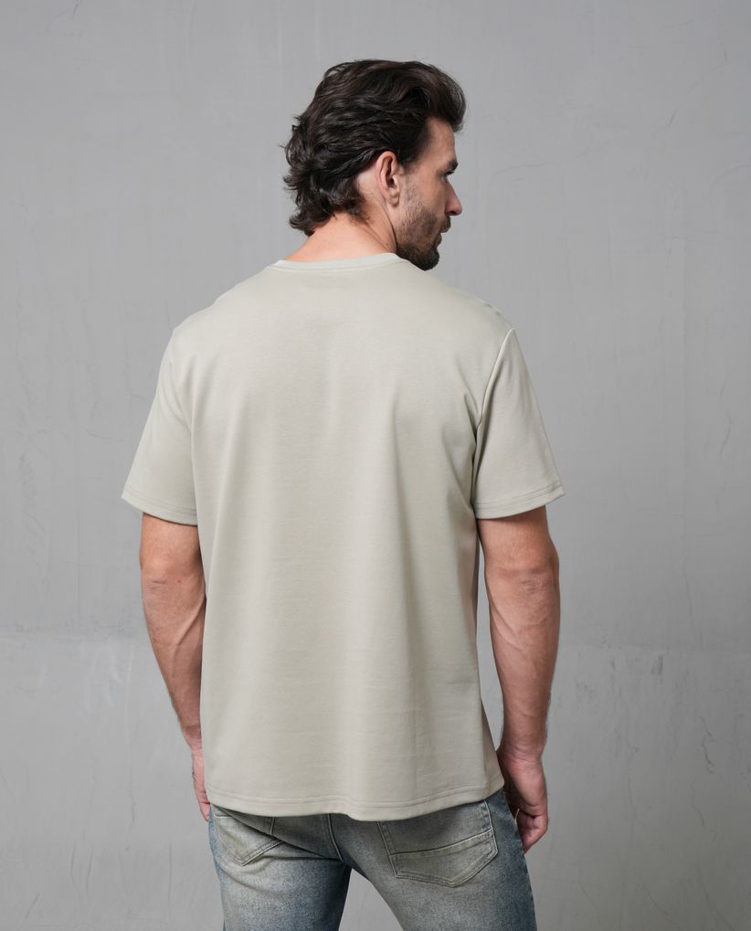 Camiseta oversize con estampado sutil en frente para hombre