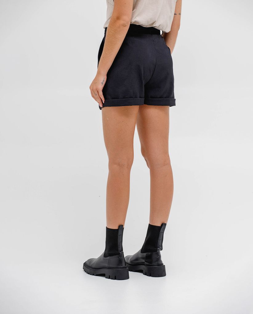 Short con guardapolvo en ruedo para mujer