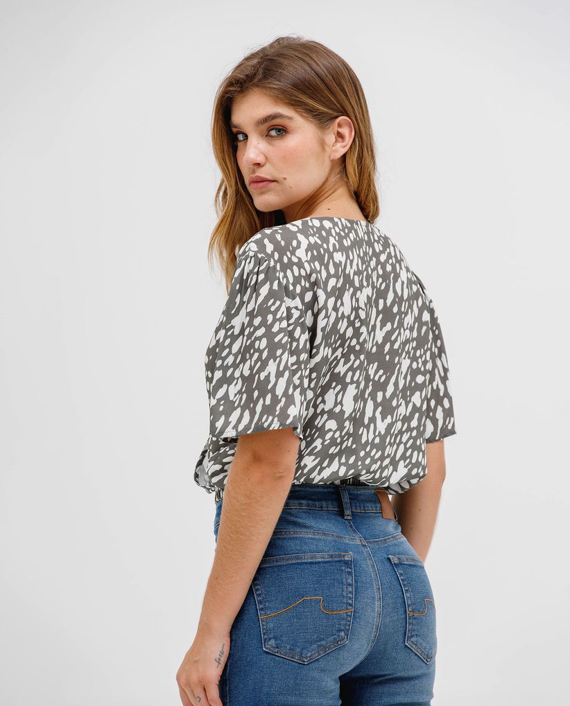 Camisa con escote cruzado para mujer