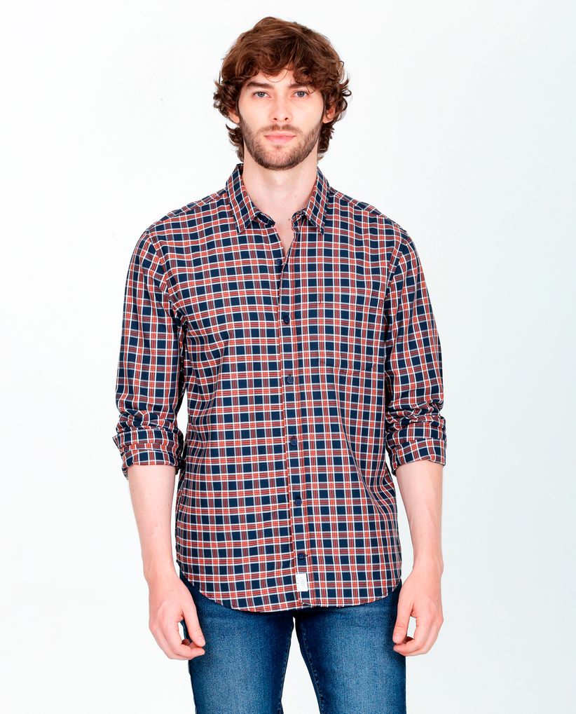 Camisa con diseño a cuadros para hombre