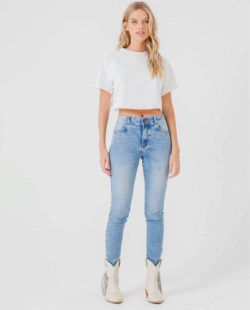 Jean Magic Up ajustado en bota para mujer