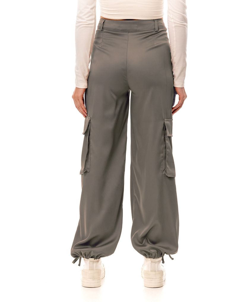Pantalón tipo cargo para mujer