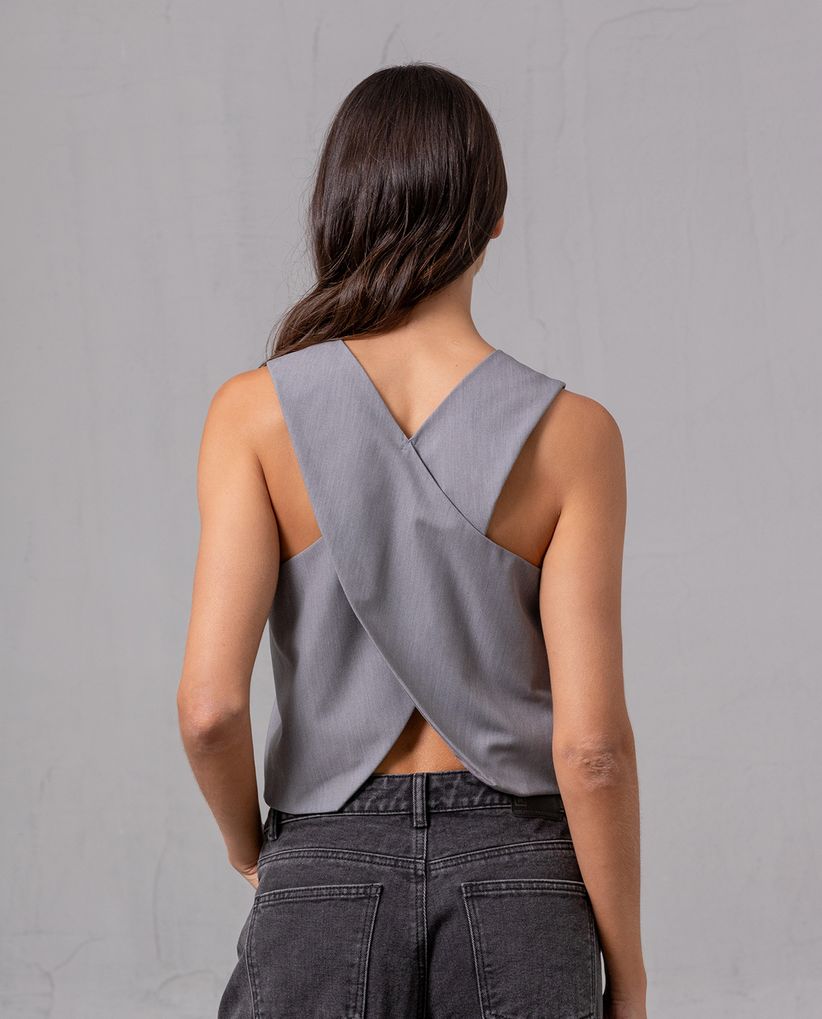 Chaleco diseño cruzado en espalda para mujer