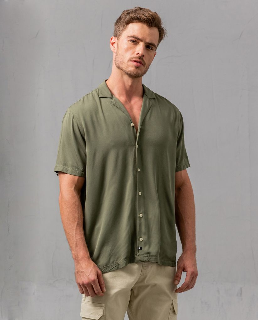 Camisa de cuello tipo solapa para hombre