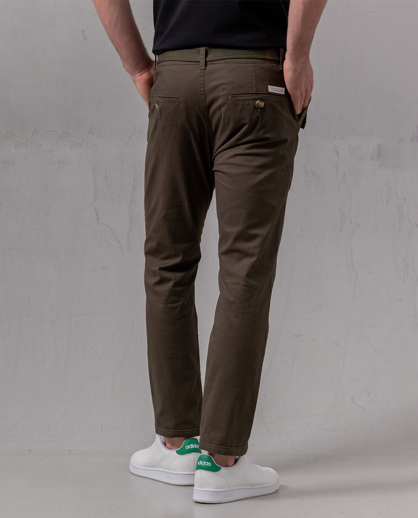 Pantalón tipo chino para hombre
