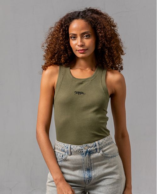 Camiseta ajustada manga sisa para mujer