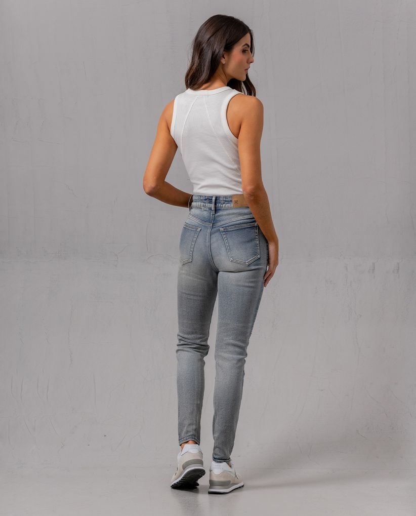 Jean Jegging tono medio para mujer