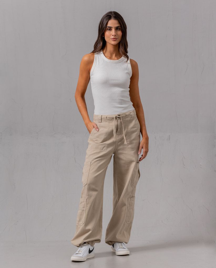 Pantalón tipo cargo para mujer