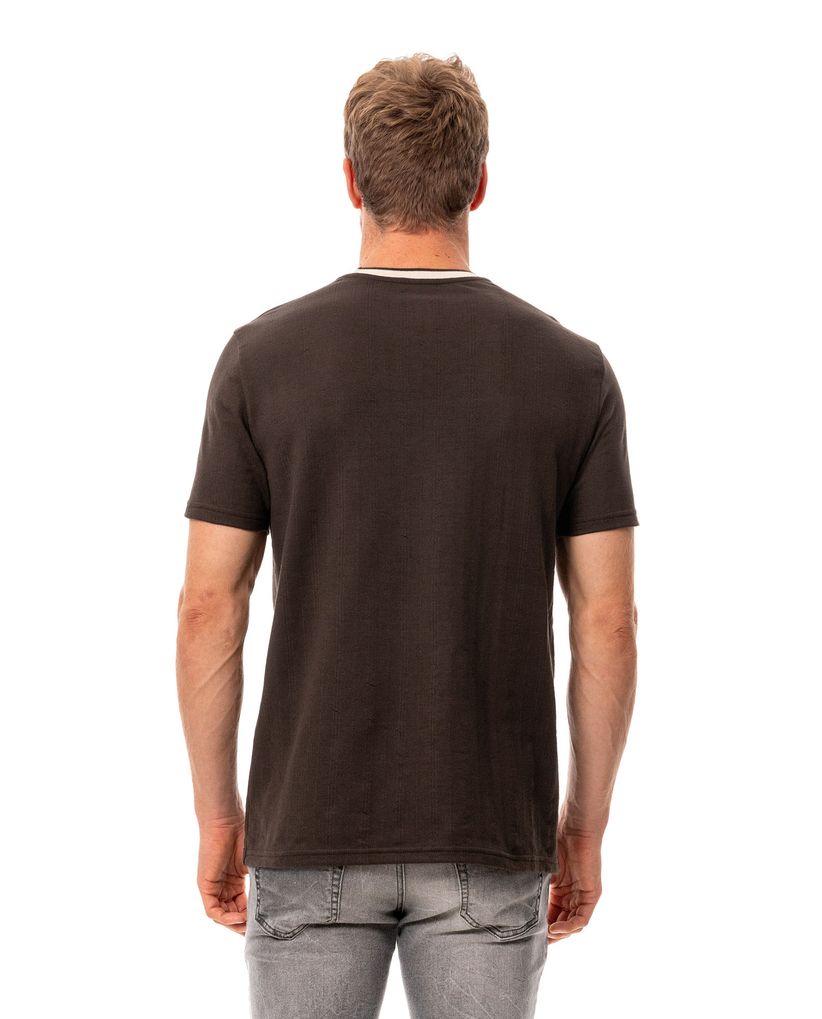 Camiseta con cuello al contraste para hombre