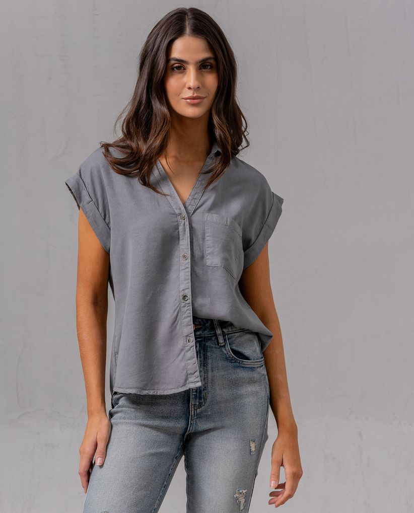 Camisa con escote en V para mujer