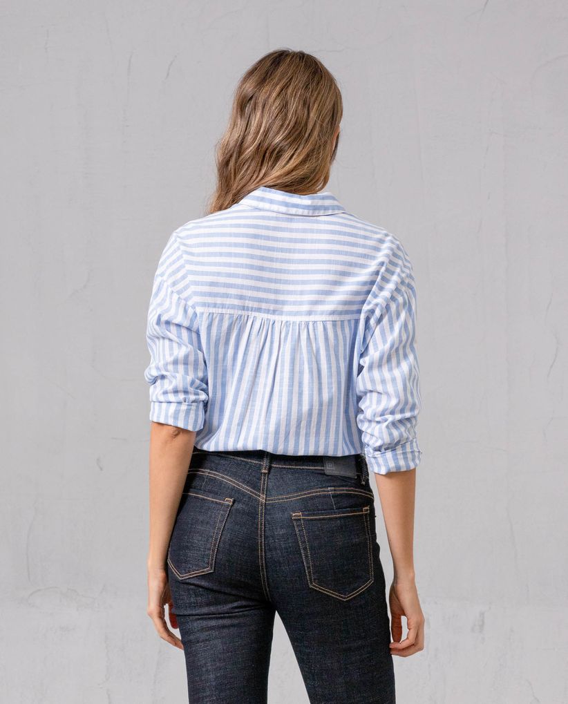 Camisa clásica para mujer