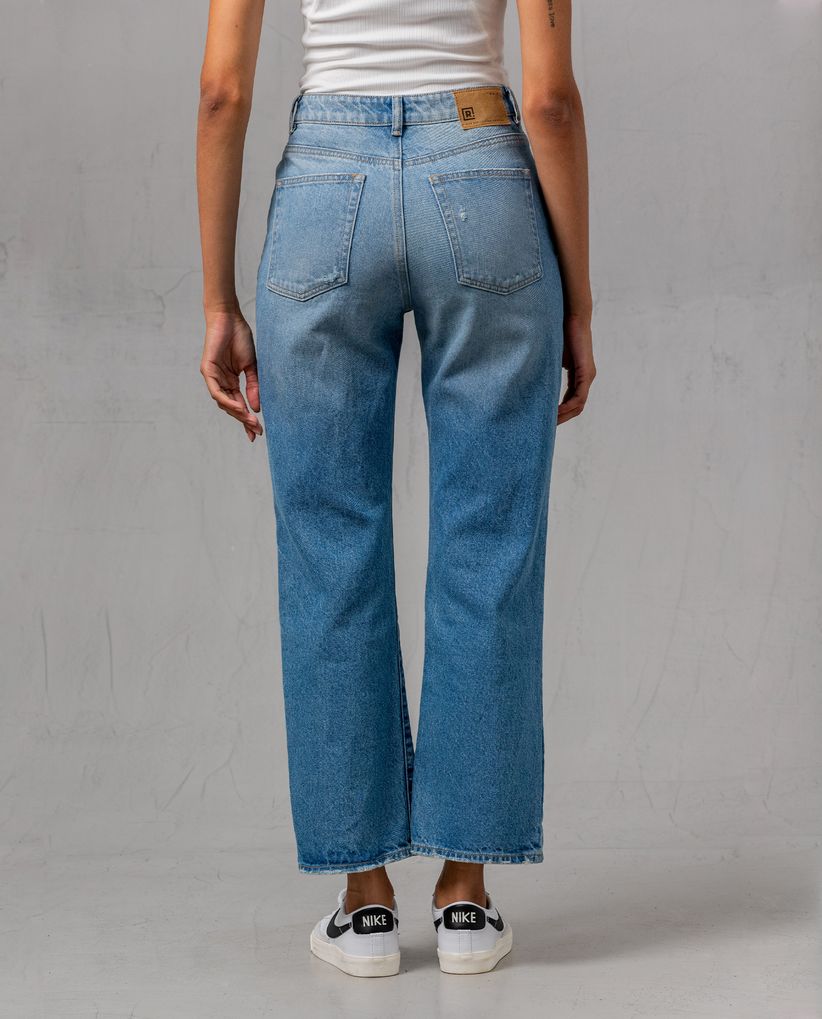 Jean Straight con rotos para mujer.