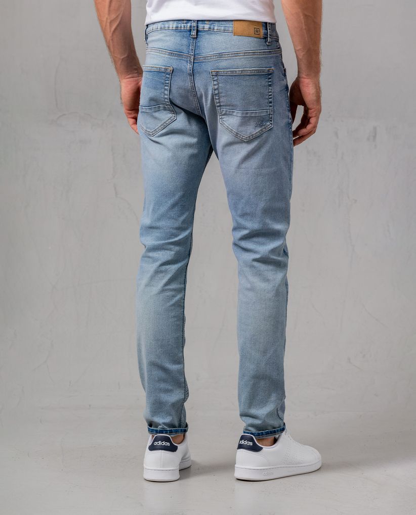 Jean Slim con desgastes para hombre