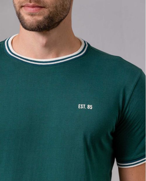 Camiseta con cuello y puños en contraste para hombre
